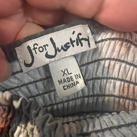 Size XL - J is for Justify - Gray and Pink Floral Short Sleeve Romper - Picture 2 of 7